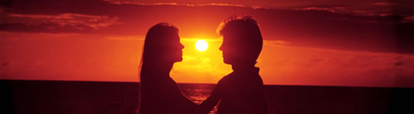 kiss at sunset image